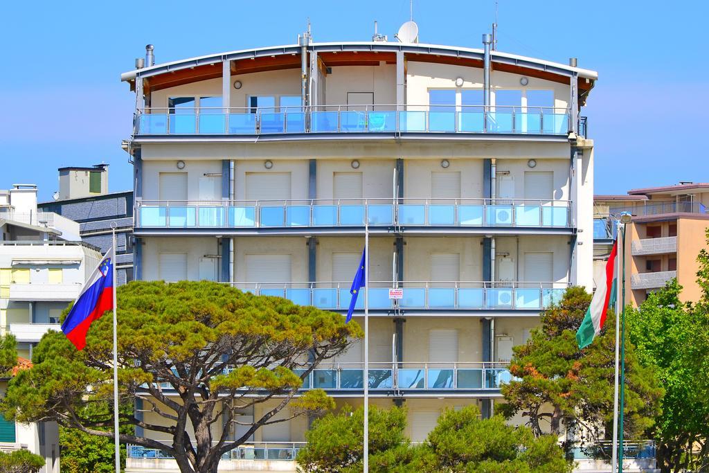 Sunbeach Apartment *